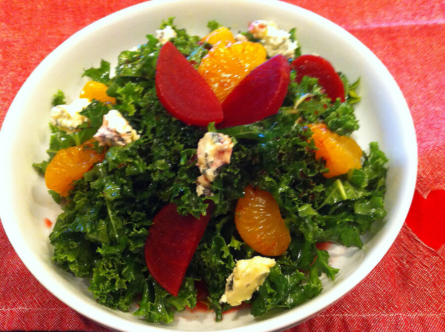kale salad with beets and gorgonzola