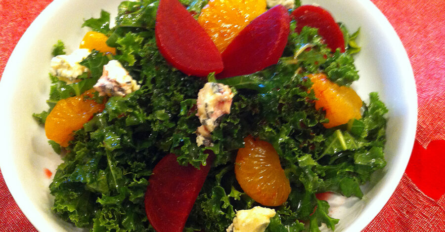 kale salad with beets and gorgonzola