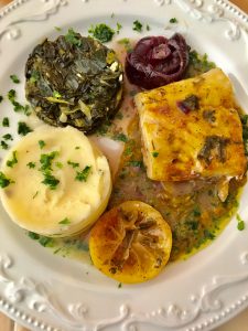 COD PLATE WITH SPINACH AND MASHED POTATOE