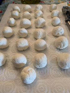 LABNEH BALLS TO DRY